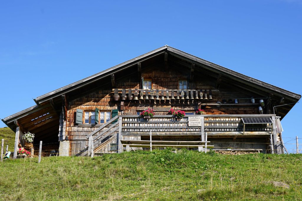 Alp-Hütte